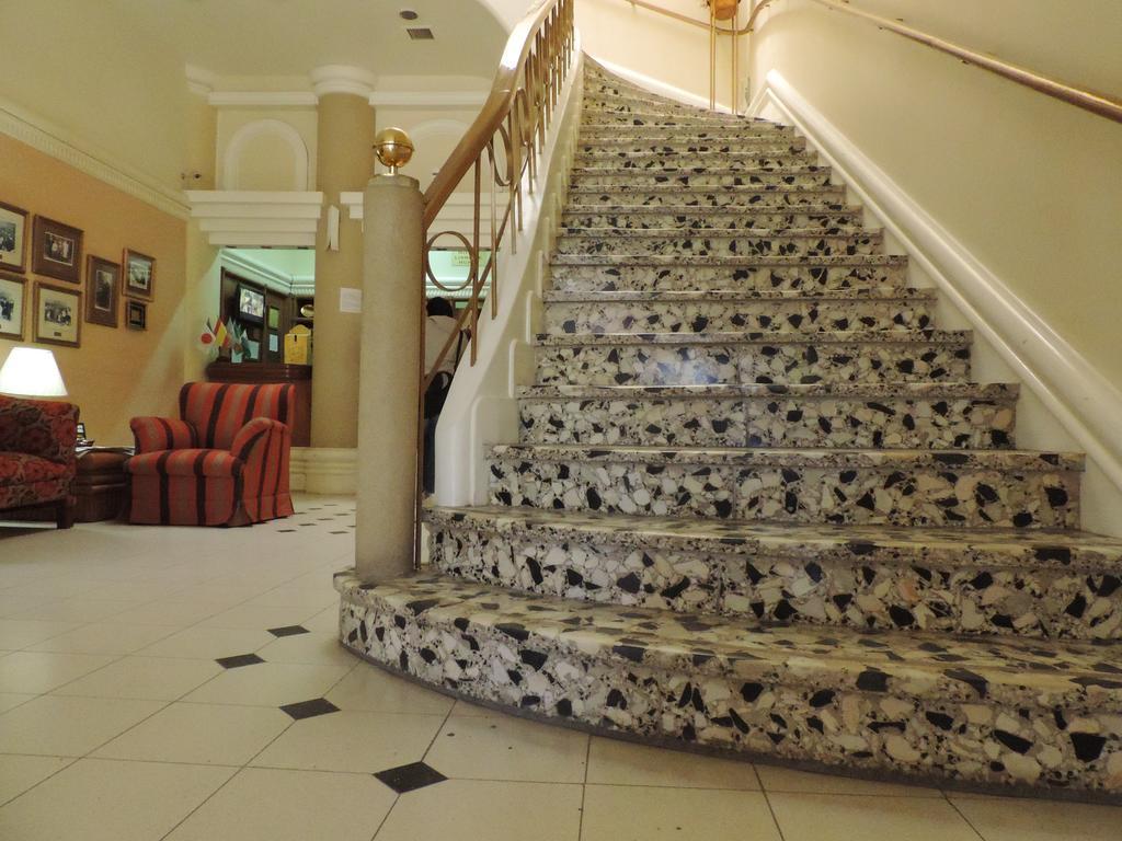 Hotel Galicia Trelew Eksteriør billede