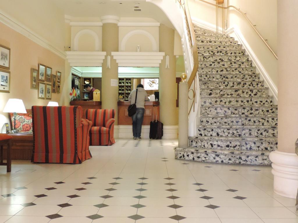Hotel Galicia Trelew Eksteriør billede