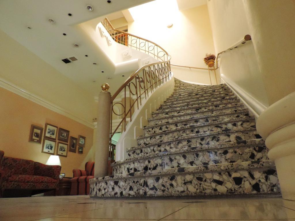 Hotel Galicia Trelew Eksteriør billede