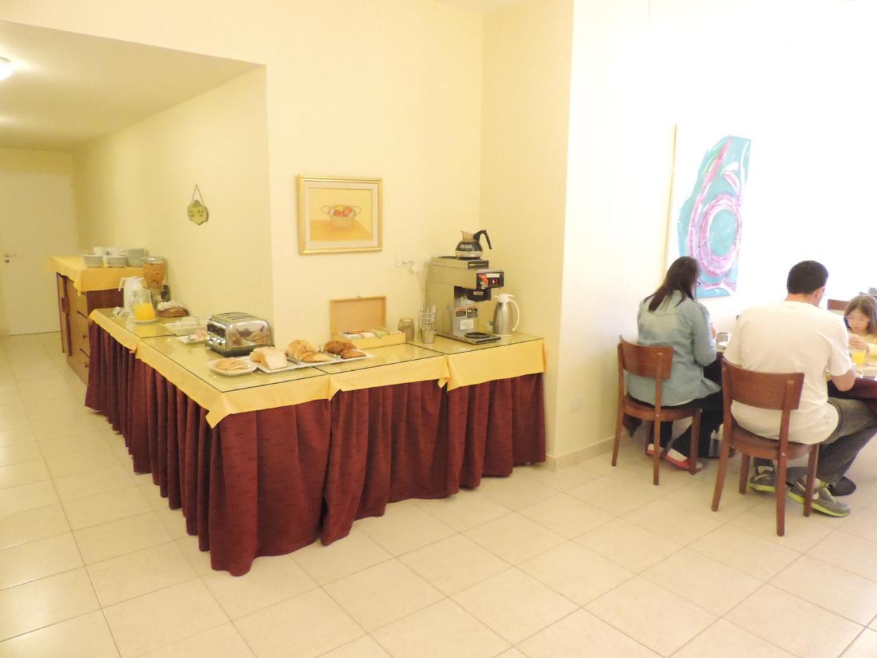 Hotel Galicia Trelew Eksteriør billede